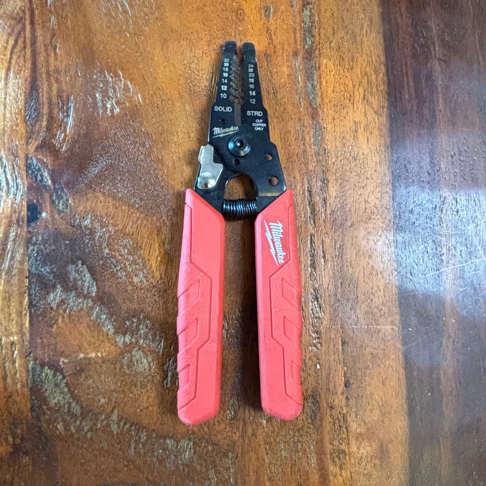 Milwaukee 48-22-3044 10-22 AWG Solid 12-24 AWG Stranded Wire Stripper Cutter Red